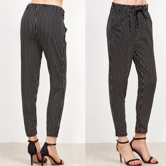 🆕Black pinstripe tie waist ankle pocket pants - Picture 2 of 8